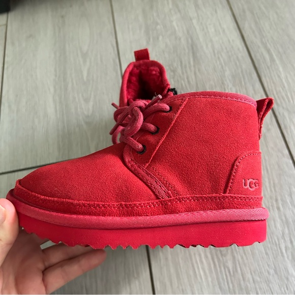 UGG NWOT Unisex Neumel Il Boots Toddler Chukka Red Size 10 - Picture 9 of 11